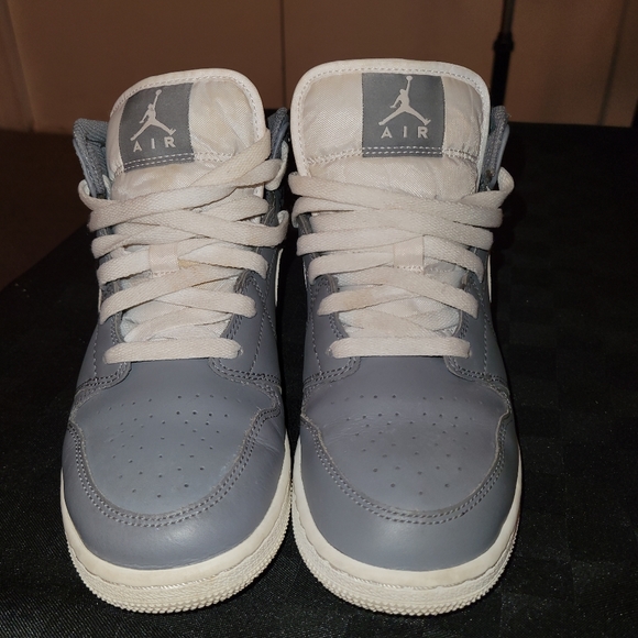 ☆☆Air Jordan 1 Mid (Cool Gray)Size US 5.5Y☆☆ - Picture 3 of 7